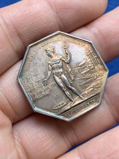 《竞宝斋》第485场 周日，周一，周二 3场连拍 （全场包邮）20级店铺 欢迎送拍 法国波尔多商业经纪人八角银质jeton，12.31g，30.3mm，蜜蜂边铭