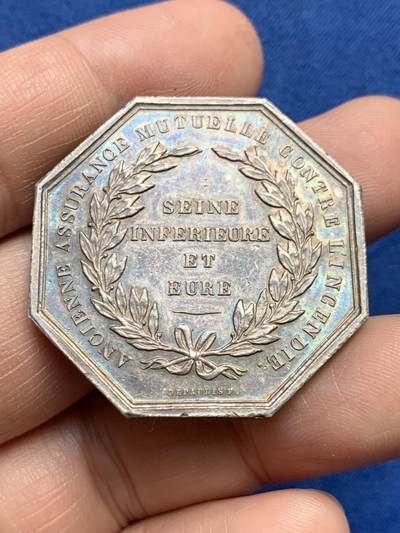 《竞宝斋》第485场 周日，周一，周二 3场连拍 （全场包邮）20级店铺 欢迎送拍 法国凤凰火灾保险公司八角银质jeton，23.1g，36.2mm，蜜蜂边铭