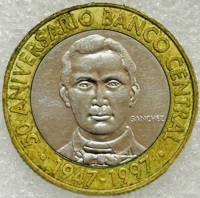 文馨钱币收藏第 302 场，国外回流老铜币，中东阿拉伯地区，拉美等国货币，30 号 1 号二连拍，长期接代拍业务，预计 4 月 4-5 号发货 多米尼加5比索1997年版双色纪念币 