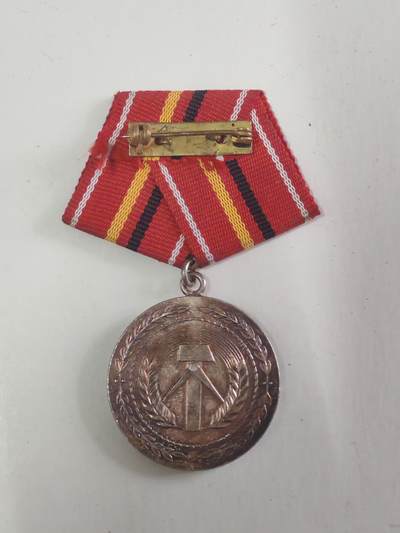 韵星假日军品类拍卖第56期  -- Rimey Holidays Militaria Auction 56 民主德国银级工战队功绩奖章