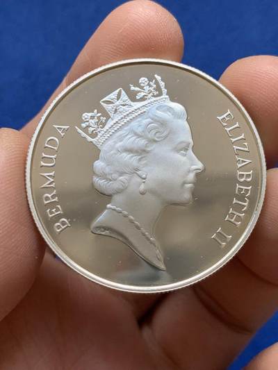 《竞宝斋》第484场 周日，周一，周二 3场连拍 （全场包邮）20级店铺 欢迎送拍 百慕大1986年海龟1元银币（精制），925银，海洋生物主题，海龟浮雕栩栩如生，镜面工艺，品相极美，世界野生动物银币系列精品，收藏级品相