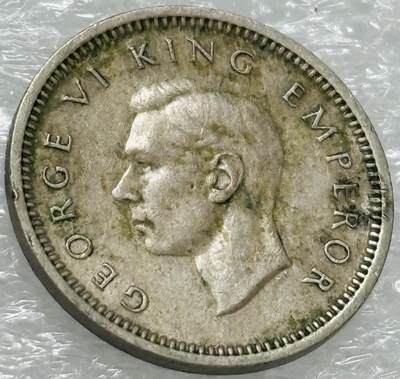 文馨钱币收藏第 302 场，国外回流老铜币，中东阿拉伯地区，拉美等国货币，30 号 1 号二连拍，长期接代拍业务，预计 4 月 4-5 号发货 好品 1947 年英属新西兰乔治六世 3 便士，首发版