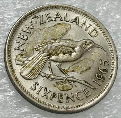 文馨钱币收藏第 302 场，国外回流老铜币，中东阿拉伯地区，拉美等国货币，30 号 1 号二连拍，长期接代拍业务，预计 4 月 4-5 号发货 1965 年英属新西兰 6 便士