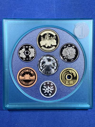 《竞宝斋》第484场 周日，周一，周二 3场连拍 （全场包邮）20级店铺 欢迎送拍 2002年日本Techno系列精制套币 带银章