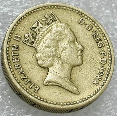 文馨钱币收藏第 302 场，国外回流老铜币，中东阿拉伯地区，拉美等国货币，30 号 1 号二连拍，长期接代拍业务，预计 4 月 4-5 号发货 1998 年英国皇家盾牌 1 磅