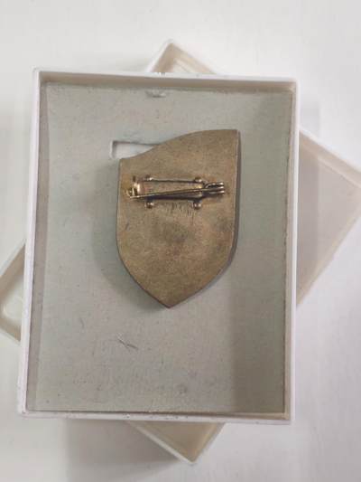 韵星假日军品类拍卖第56期  -- Rimey Holidays Militaria Auction 56 民主德国史塔西三十五周年奖章带原盒