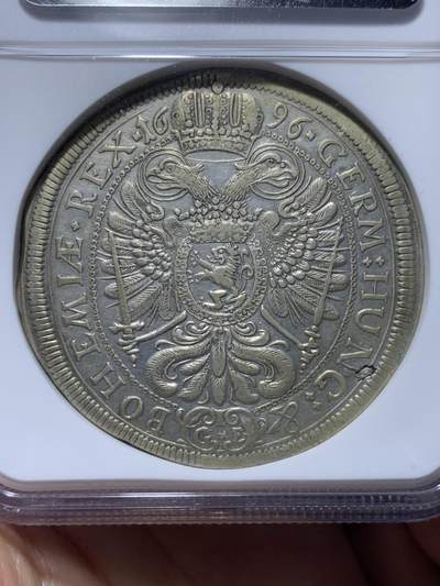 《竞宝斋》第484场 周日，周一，周二 3场连拍 （全场包邮）20级店铺 欢迎送拍 NGC XFD 波希米亚王国1696年利奥波德一世1泰勒银币 布拉格版 极其稀少 欧洲拍卖vf要一万四 加厚盒