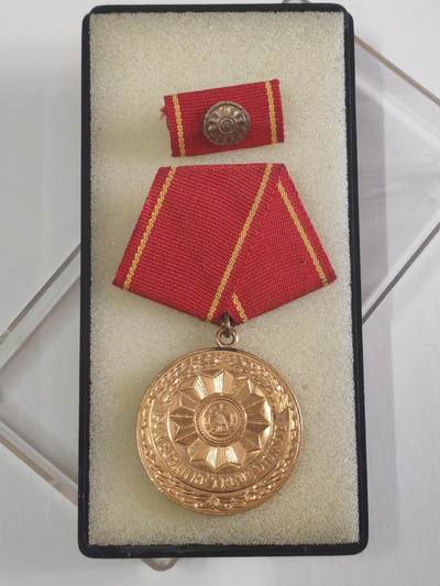 韵星假日军品类拍卖第56期  -- Rimey Holidays Militaria Auction 56 民主德国特级三等内务部武装力量忠诚服务奖章带原盒略