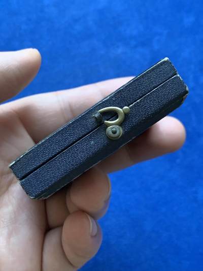 《竞宝斋》第484场 周日，周一，周二 3场连拍 （全场包邮）20级店铺 欢迎送拍 法国战争部长颁发银质纪念章 23克 35.6mm 丰饶角1银标 带盒