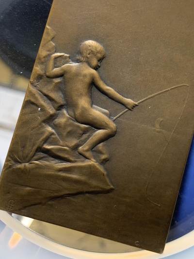 《竞宝斋》第484场 周日，周一，周二 3场连拍 （全场包邮）20级店铺 欢迎送拍 NGC MS64BN 法国新艺术时期溪边少女铜章 普吕多姆1904年 林间少女与垂钓童子 清凉章 高分好品 加大加厚盒