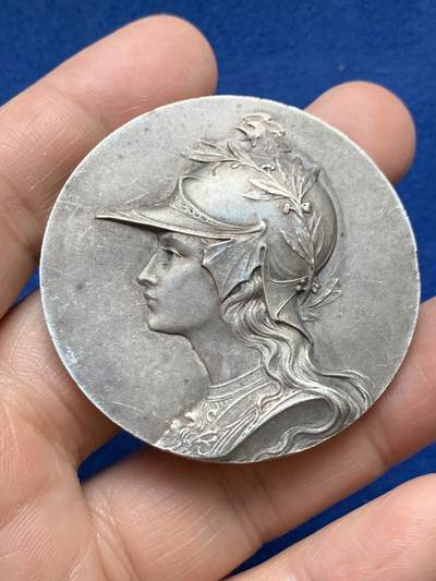 《竞宝斋》第484场 周日，周一，周二 3场连拍 （全场包邮）20级店铺 欢迎送拍 - 玛丽安娜女神镀银铜章 51克 48.8mm 三角铜标