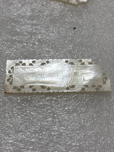 文馨钱币收藏第 302 场，国外回流老铜币，中东阿拉伯地区，拉美等国货币，30 号 1 号二连拍，长期接代拍业务，预计 4 月 4-5 号发货 欧洲回流清代螺钿筹码，清工匠手工精雕出口至欧美贵族的贝母制品，东方韵味，珠光玉润，雕刻精美，