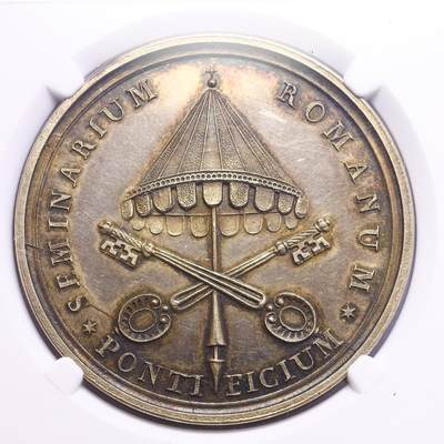 观钱 近现代机制币拍卖No.010（全场顺丰包邮，不区分偏远地区，本场5月5日开始发货）  无纪年（ 可能发行时间1810–1850 年）意大利 罗马神学院银质镀金奖章，GENNARI，直径 40mm，NGC MS62 高浮雕工艺刻画的象征教廷的交叉钥匙与华盖精美华丽