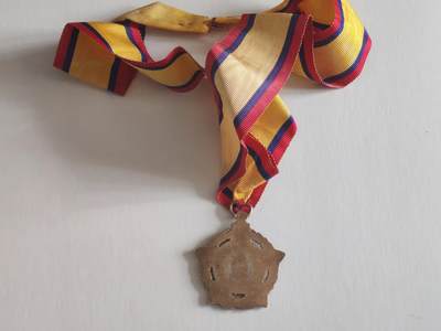 韵星假日军品类拍卖第56期  -- Rimey Holidays Militaria Auction 56 厄瓜多尔指挥官级艾洛伊阿佛罗勋章 第一版 单等级 颁发给外国或者本国对共和国特殊贡献的认识 非常少见 铜珐琅背打厂标 极品 最后为emedal售出参考价格 