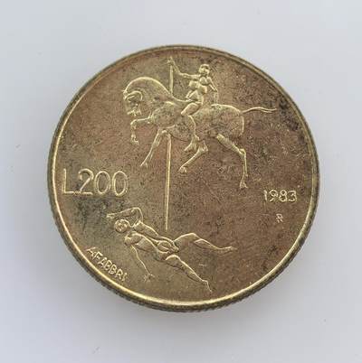 外国优质老铜币纪念币银币专场，周六晚上九点倒数截拍，满百包邮，节前出差在外，5月3日统一发货,可寄存半年，喜欢朋友微信扫描二维码可直接参拍 圣马力诺1983年核战争主题200 里拉纪念币，以马戏杂技为主题，背面为国徽与 “自由” 字样，展现其文化特色与独立精神。