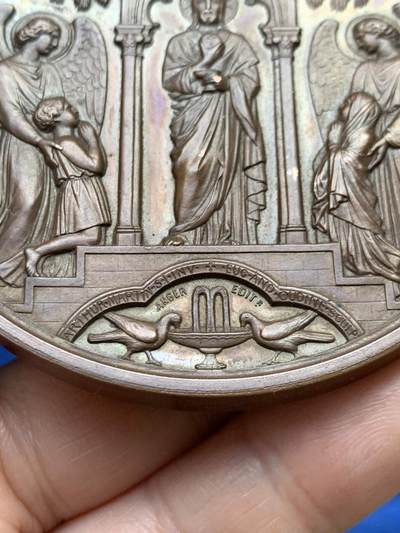 《竞宝斋》第484场 周日，周一，周二 3场连拍 （全场包邮）20级店铺 欢迎送拍 法国圣餐洗礼大铜章 146.5克 68.8mm 蜜蜂铜标