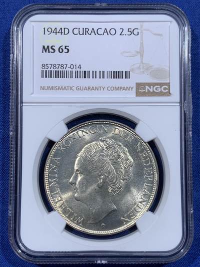 《竞宝斋》第484场 周日，周一，周二 3场连拍 （全场包邮）20级店铺 欢迎送拍 NGC MS65 荷属库拉索 1944年 2.5盾银币 黄油彩 高分
