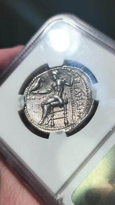星盘世界钱币 5.2年度精品币大拍 一周年抽奖活动 NGC ChXf！典藏精品！古希腊亚历山大四德拉克马银币，这枚是带有腓尼基文的板别，而且品相极美,ngc评级打制满分，表面四分