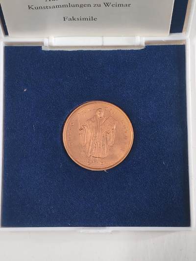 韵星假日军品类拍卖第56期  -- Rimey Holidays Militaria Auction 56 民主德国马丁路德奖章 带原证书原盒 好品 纪念伟大宗教改革领袖 翡翠少见