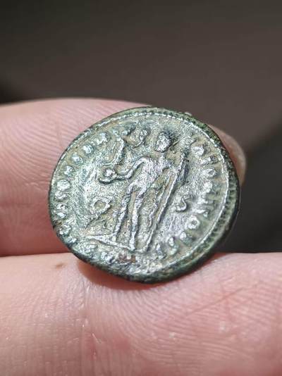 星盘世界钱币 5.2年度精品币大拍 一周年抽奖活动 少见极美品！罗马帝国-君士坦丁之子克里斯普斯 铭文：我主 弗拉维乌斯·尤利乌斯·克里斯普斯，最高贵的凯撒 背面本人（cos朱皮特）持胜利女神