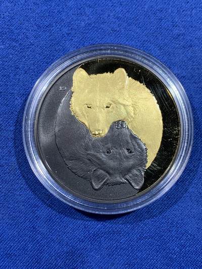 《竞宝斋》第484场 周日，周一，周二 3场连拍 （全场包邮）20级店铺 欢迎送拍 获奖币 加拿大2021年黑和金系列-灰狼20元部分镀金精制银币 1盎司 999银 发行量4500枚 盒证全