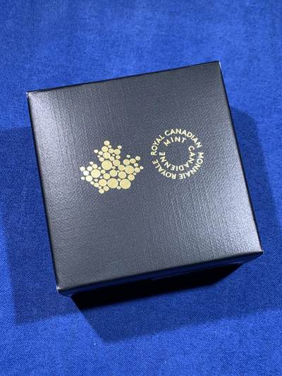 《竞宝斋》第484场 周日，周一，周二 3场连拍 （全场包邮）20级店铺 欢迎送拍 获奖币 加拿大2021年黑和金系列-灰狼20元部分镀金精制银币 1盎司 999银 发行量4500枚 盒证全