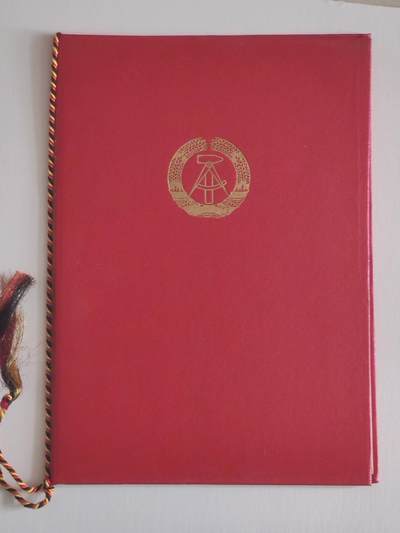 韵星假日军品类拍卖第56期  -- Rimey Holidays Militaria Auction 56 民主德国铜级内务部武装力量忠诚服务奖章带证带原盒略