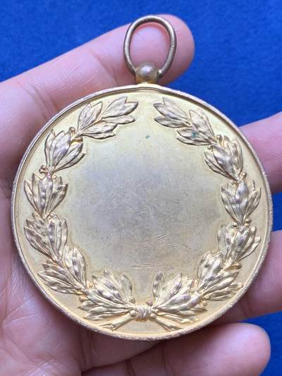 《竞宝斋》第484场 周日，周一，周二 3场连拍 （全场包邮）20级店铺 欢迎送拍 法国农业之父奥利维耶·德·塞尔镀金纪念章 86.8克 55.5mm大直径 双面高浮雕 少见版本