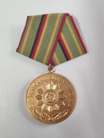 韵星假日军品类拍卖第56期  -- Rimey Holidays Militaria Auction 56 民主德国金级内务部功绩奖章