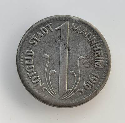 外国优质老铜币纪念币银币专场，周六晚上九点倒数截拍，满百包邮，节前出差在外，5月3日统一发货,可寄存半年，喜欢朋友微信扫描二维码可直接参拍 德国曼海姆市1919年10芬尼紧急货币，一战后物资匮乏、金属短缺，地方发行此类代币维持小额流通。