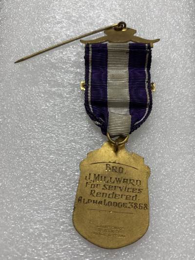 文馨钱币收藏第 302 场，国外回流老铜币，中东阿拉伯地区，拉美等国货币，30 号 1 号二连拍，长期接代拍业务，预计 4 月 4-5 号发货 1910-1935 年英国乔治五世银禧 25 周年纪念章，详情看图