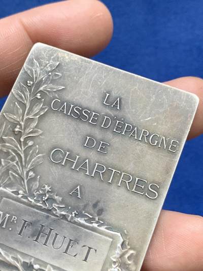 《竞宝斋》第484场 周日，周一，周二 3场连拍 （全场包邮）20级店铺 欢迎送拍 法国沙特尔储蓄银行方型纪念银章 67.8克 45.6*59.5mm 野猪头银标