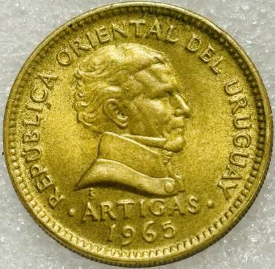 文馨钱币收藏第 302 场，国外回流老铜币，中东阿拉伯地区，拉美等国货币，30 号 1 号二连拍，长期接代拍业务，预计 4 月 4-5 号发货 1965年乌拉圭 5 比索铝青铜币 阿蒂加斯将军