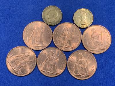 《竞宝斋》第484场 周日，周一，周二 3场连拍 （全场包邮）20级店铺 欢迎送拍 八枚一组 英国铜币 1967年伊丽莎白女王1便士6枚+1937年乔治六世3便士1枚+1966年伊丽莎白女王3便士1枚