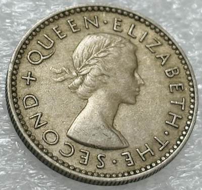 文馨钱币收藏第 302 场，国外回流老铜币，中东阿拉伯地区，拉美等国货币，30 号 1 号二连拍，长期接代拍业务，预计 4 月 4-5 号发货 1955 年英属新西兰 6 便士