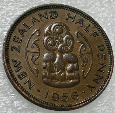 文馨钱币收藏第 302 场，国外回流老铜币，中东阿拉伯地区，拉美等国货币，30 号 1 号二连拍，长期接代拍业务，预计 4 月 4-5 号发货 极美品 1955 年英属新西兰半便士