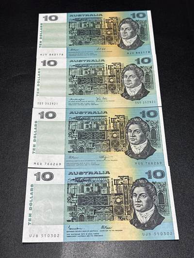 《外钞收藏家》第六百三十一期（五一假期场）（长期征集拍品、欢迎藏友们联系合作） 澳大利亚纸币版10元 不同签名四张一起 1张AU 1张轻微潮 其他全新
