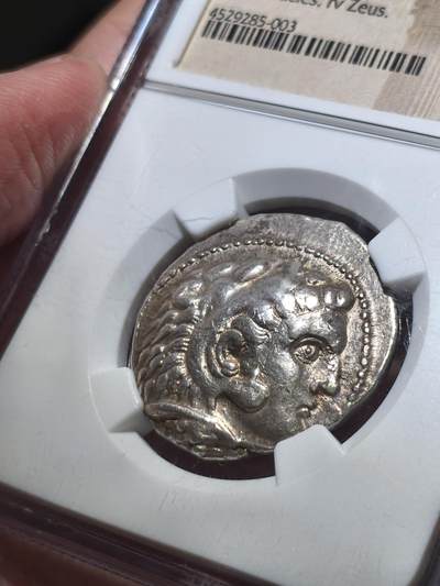 星盘世界钱币 5.2年度精品币大拍 一周年抽奖活动 NGC ChXf！典藏精品！古希腊亚历山大四德拉克马银币，这枚是带有腓尼基文的板别，而且品相极美,ngc评级打制满分，表面四分