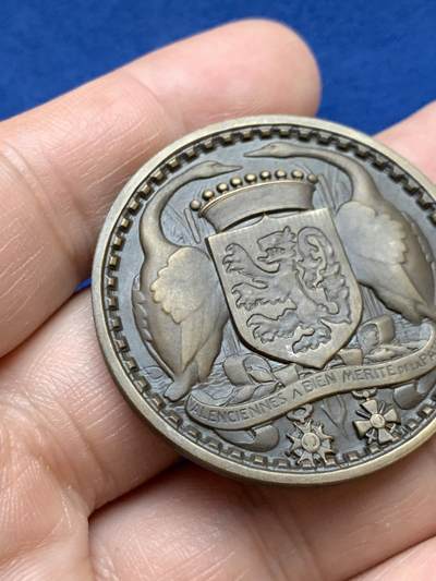 《竞宝斋》第484场 周日，周一，周二 3场连拍 （全场包邮）20级店铺 欢迎送拍 法国瓦朗谢讷市城市奖章双面铜章 1972年颁发 30.4克 41.1mm