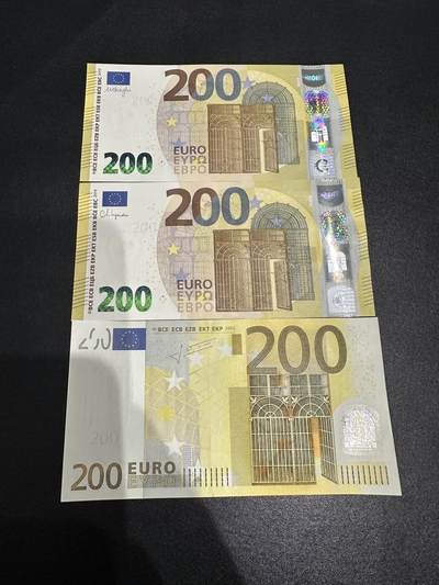 《外钞收藏家》第六百三十一期（五一假期场）（长期征集拍品、欢迎藏友们联系合作） 200欧元 二签、三签、四签 3张一起 全新UNC