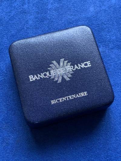 《竞宝斋》第484场 周日，周一，周二 3场连拍 （全场包邮）20级店铺 欢迎送拍 法兰西银行八角银质代币 带925银标 29克 37mm 光边 带盒