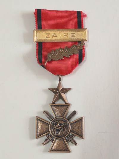 韵星假日军品类拍卖第56期  -- Rimey Holidays Militaria Auction 56 扎伊尔共和国 比属刚果后 军事功绩十字奖章 比利时代工 与法国的军事功绩十字一脉相承 带棕榈和条勋饰 好品