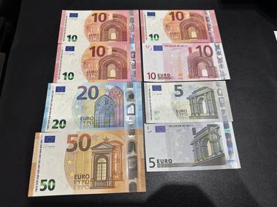 《外钞收藏家》第六百三十一期（五一假期场）（长期征集拍品、欢迎藏友们联系合作） 5-50欧元 一签、三签、四签 共8张120欧元 全新UNC