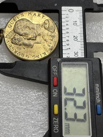 文馨钱币收藏第 302 场，国外回流老铜币，中东阿拉伯地区，拉美等国货币，30 号 1 号二连拍，长期接代拍业务，预计 4 月 4-5 号发货 1911 年英国乔治五世加冕纪念章，详情看图