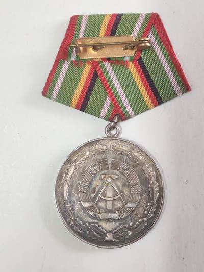 韵星假日军品类拍卖第56期  -- Rimey Holidays Militaria Auction 56 民主德国银级内务部功绩奖章