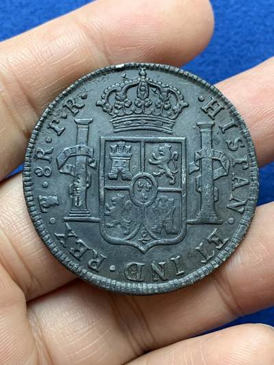 《竞宝斋》第484场 周日，周一，周二 3场连拍 （全场包邮）20级店铺 欢迎送拍 西属玻利维亚1776年卡洛斯三世8R双柱银币(美国建国年份，特年)，打制得非常好，正面底板状态来看，应该是海捞品种，小戳不多，可藏。