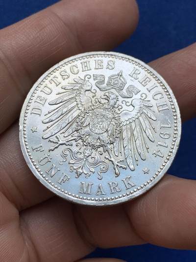 《竞宝斋》第484场 周日，周一，周二 3场连拍 （全场包邮）20级店铺 欢迎送拍 德国 1914年 普鲁士 威廉二世军装5马克大银币，鹰面ms品质