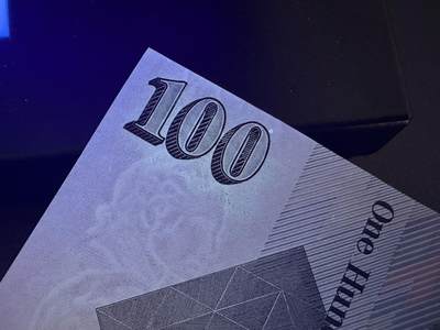 《外钞收藏家》第六百三十一期（五一假期场）（长期征集拍品、欢迎藏友们联系合作） 澳大利亚纸币版100元 全新 （有个荧光点 但不像潮）