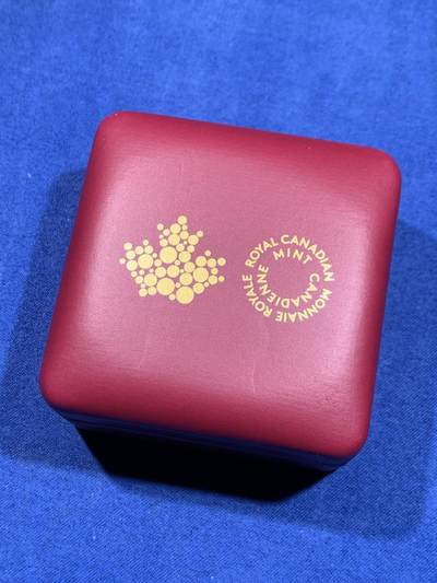 《竞宝斋》第484场 周日，周一，周二 3场连拍 （全场包邮）20级店铺 欢迎送拍 获奖币 加拿大2021年黑和金系列-灰狼20元部分镀金精制银币 1盎司 999银 发行量4500枚 盒证全