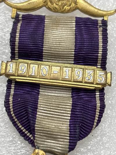 文馨钱币收藏第 302 场，国外回流老铜币，中东阿拉伯地区，拉美等国货币，30 号 1 号二连拍，长期接代拍业务，预计 4 月 4-5 号发货 1910-1935 年英国乔治五世银禧 25 周年纪念章，详情看图